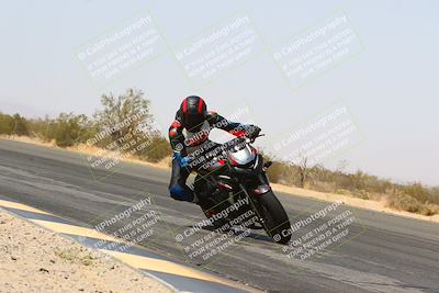 media/Mar-28-2022-Superbike Trackdays (Mon) [[b8603d0f67]]/Open Track Time/Turn 3 Inside/